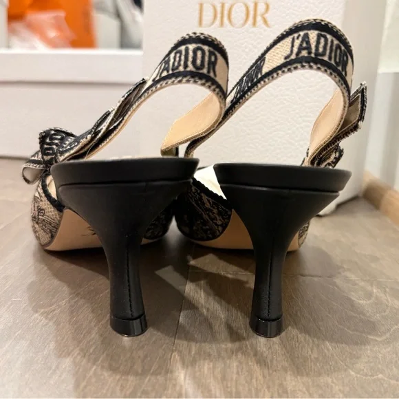 Dior J'adior Canvas Slingback Pump, toile de jouy, Black and Halzelnut size 38 - Picture 9 of 13